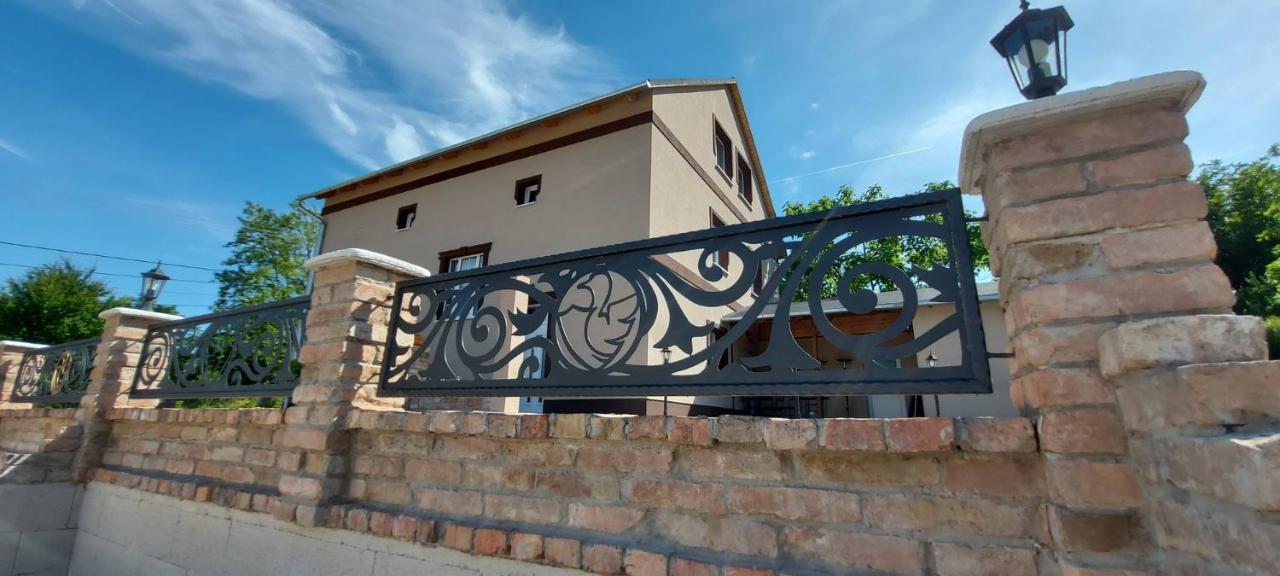 Villa Verteskacsa Vertesacsa Exterior photo