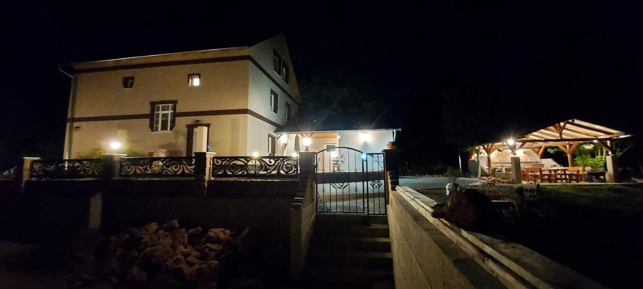 Villa Verteskacsa Vertesacsa Exterior photo